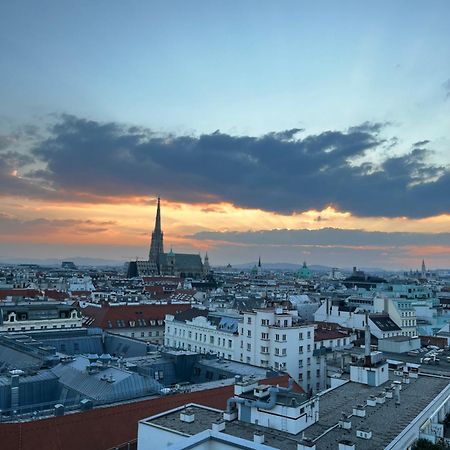Center Apartment With 360° Rooftop Wien Eksteriør billede