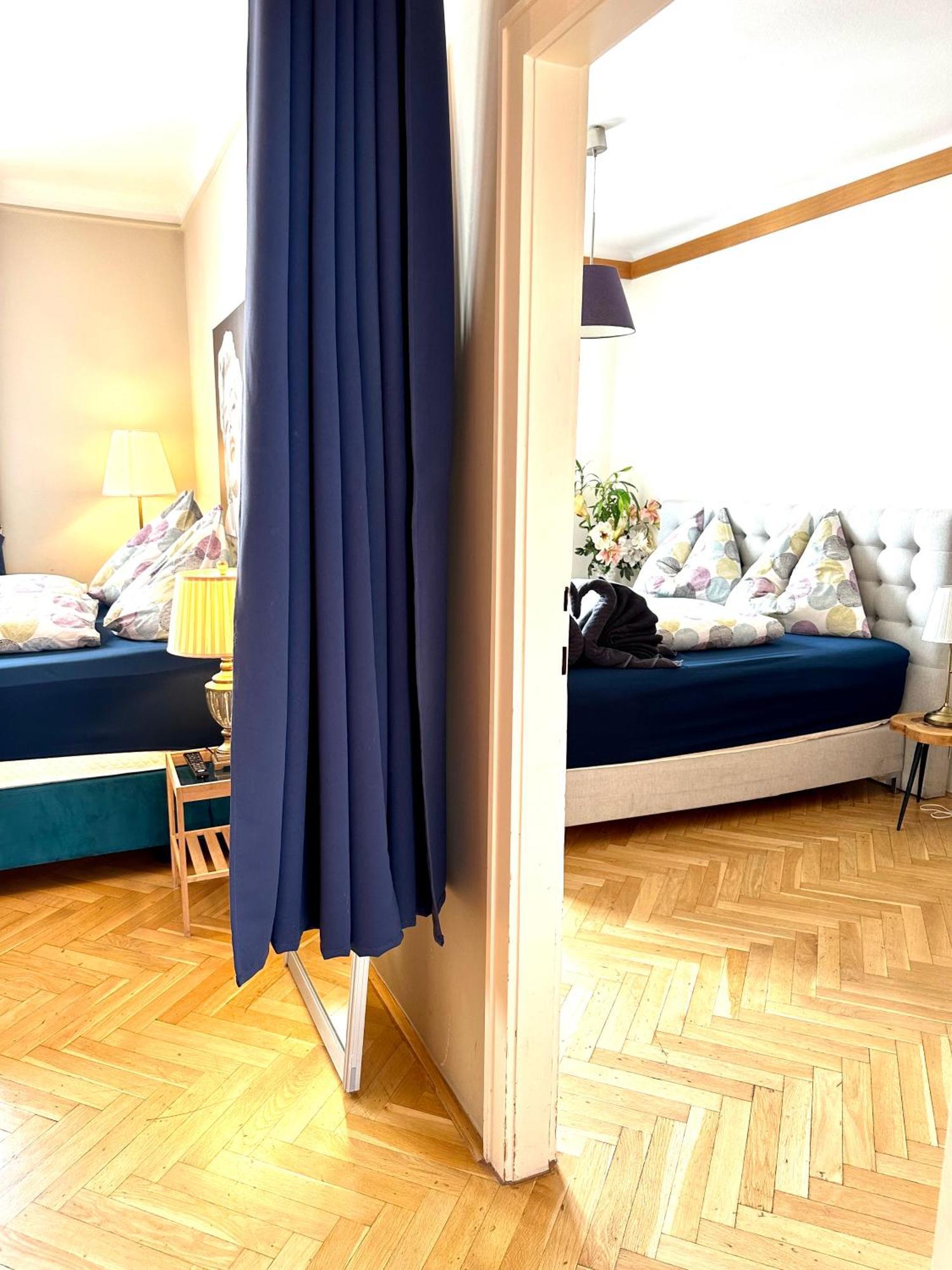 Center Apartment With 360° Rooftop Wien Eksteriør billede